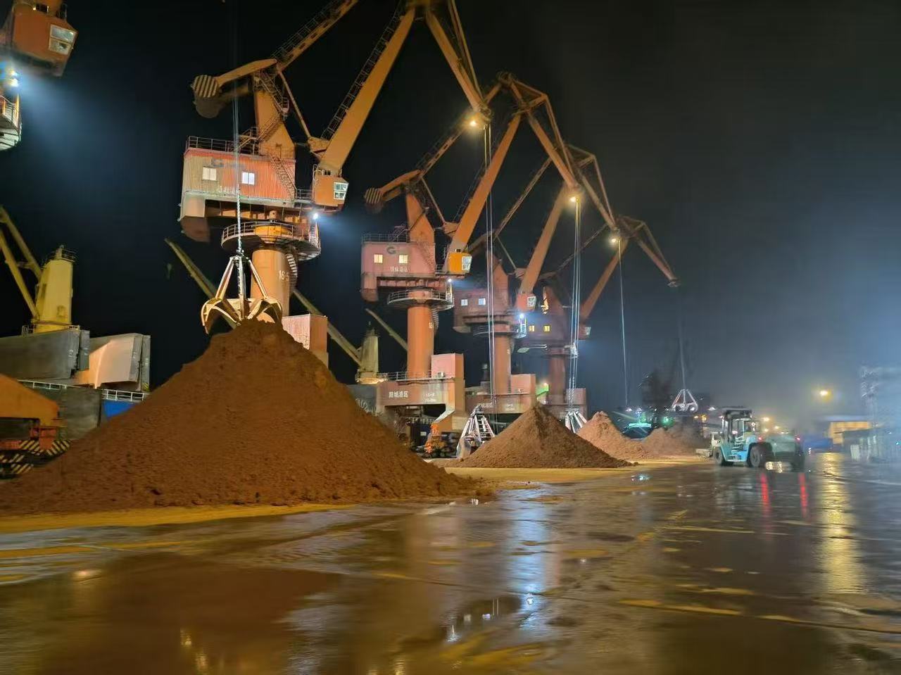 Gold and bauxite mining 8